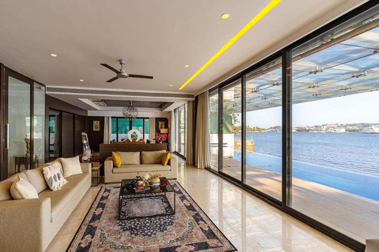 Oceanic Sunsets With River View, Comp Breakfast & Infinity Pool At Stayvista Verem المظهر الخارجي الصورة